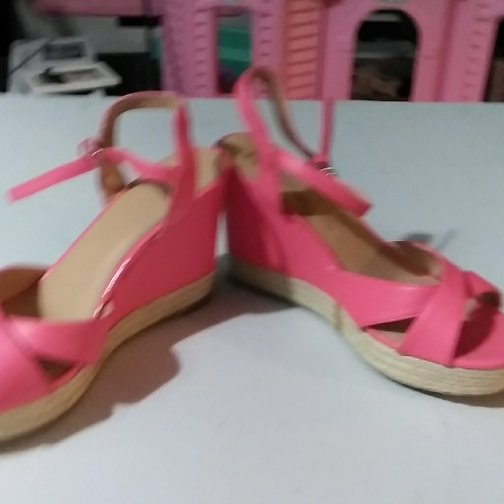 Heels - Picture 2 of 2